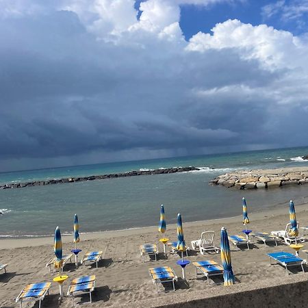 Ferienwohnung Casa Del Cardinale Santo Stefano al Mare Exterior foto